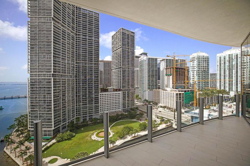  Condo & Townhome Photos