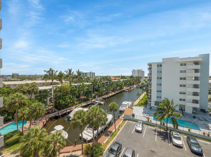  Condo & Townhome Photos
