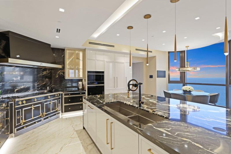  Condo & Townhome Photos