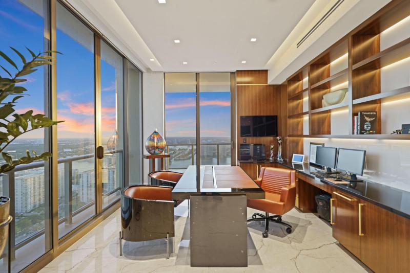  Condo & Townhome Photos