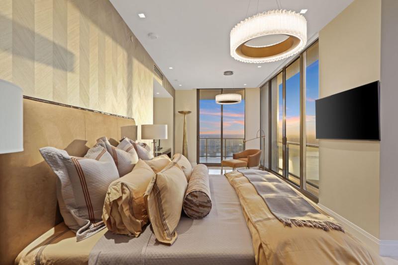  Condo & Townhome Photos