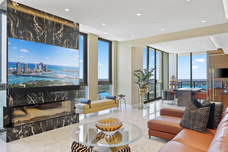  Condo & Townhome Photos