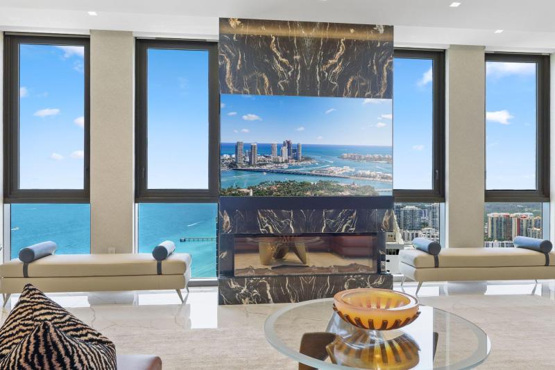  Condo & Townhome Photos