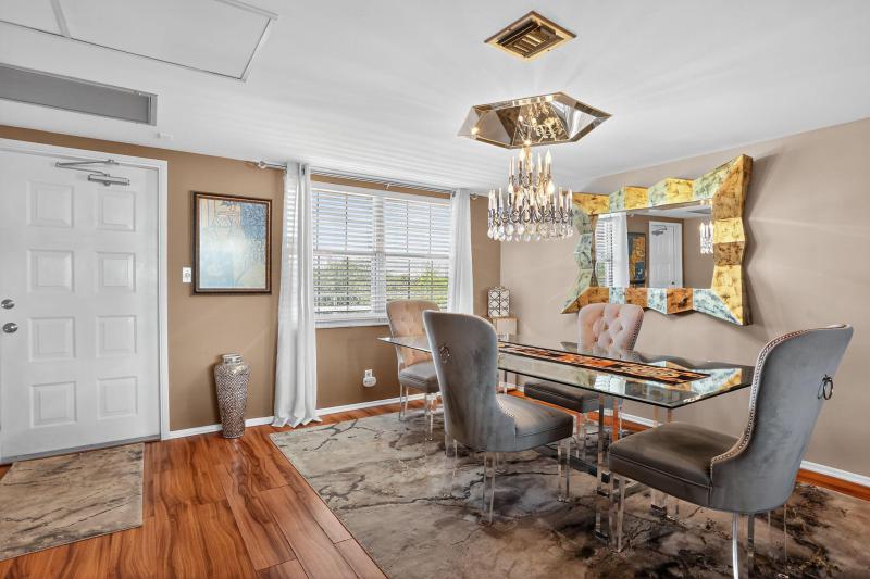  Condo & Townhome Photos