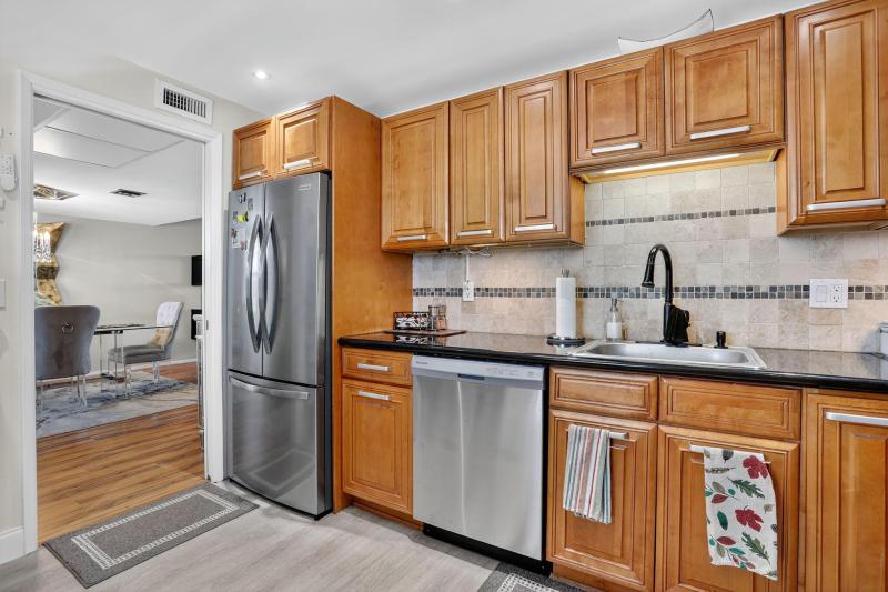  Condo & Townhome Photos
