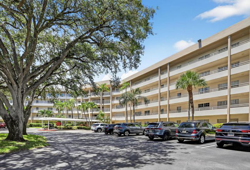  Condo & Townhome Photos
