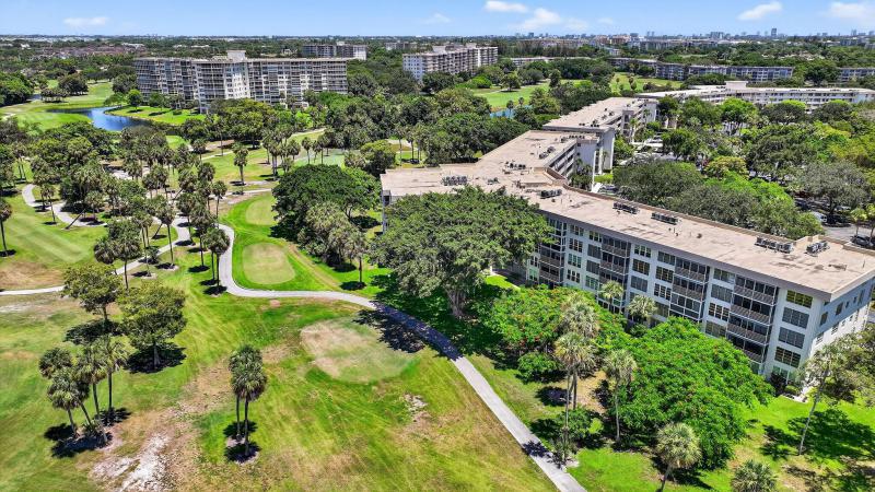  Condo & Townhome Photos