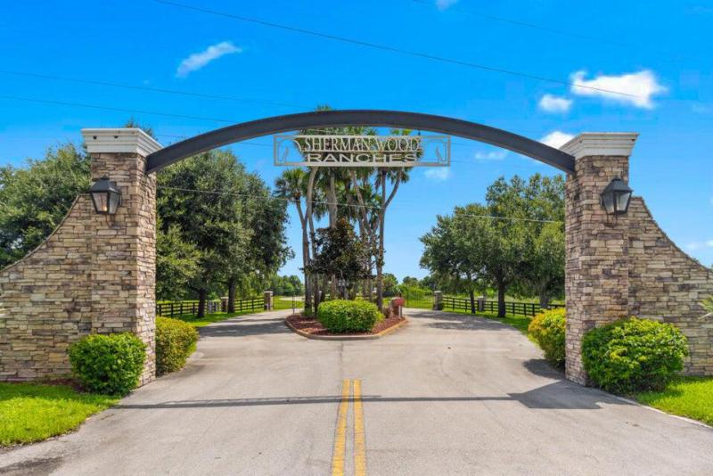  Commercial & Industrial Land Images 