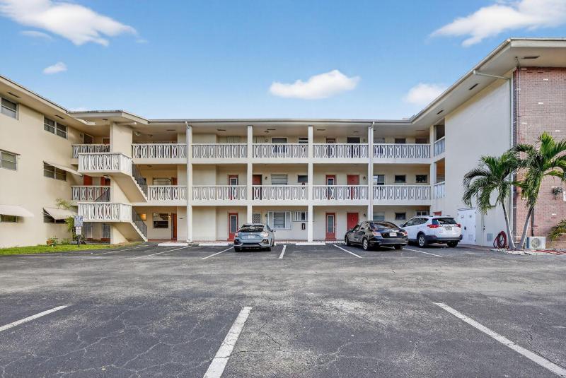  Condo & Townhome Photos