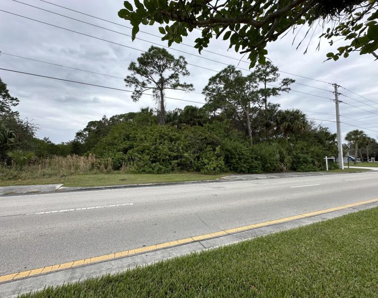  Commercial & Industrial Land Images 