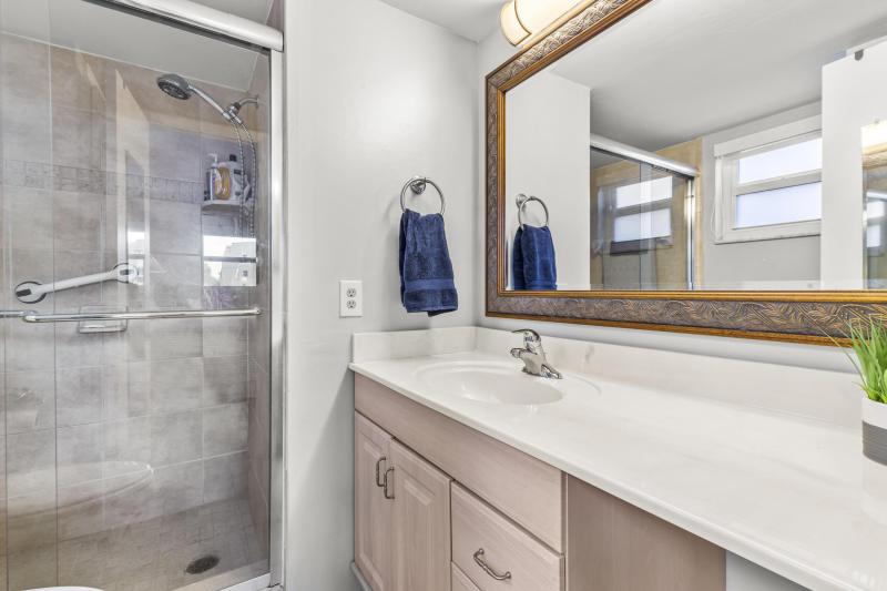  Condo & Townhome Photos