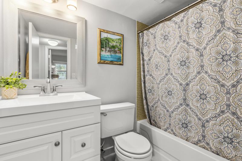  Condo & Townhome Photos