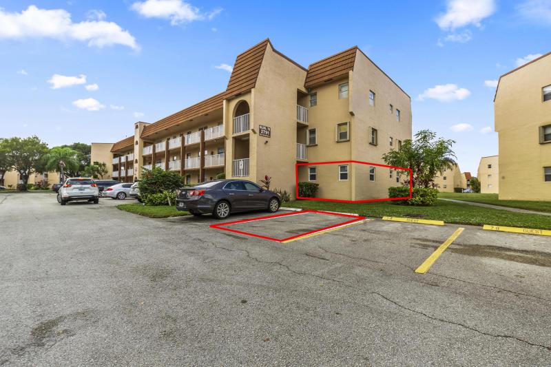  Condo & Townhome Photos