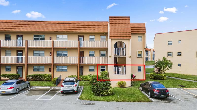  Condo & Townhome Photos