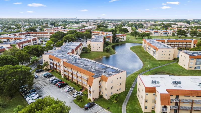  Condo & Townhome Photos