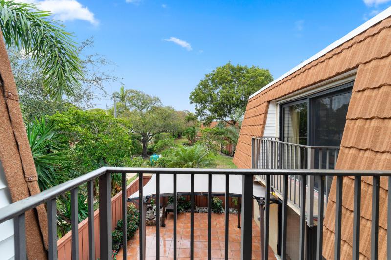  Condo & Townhome Photos