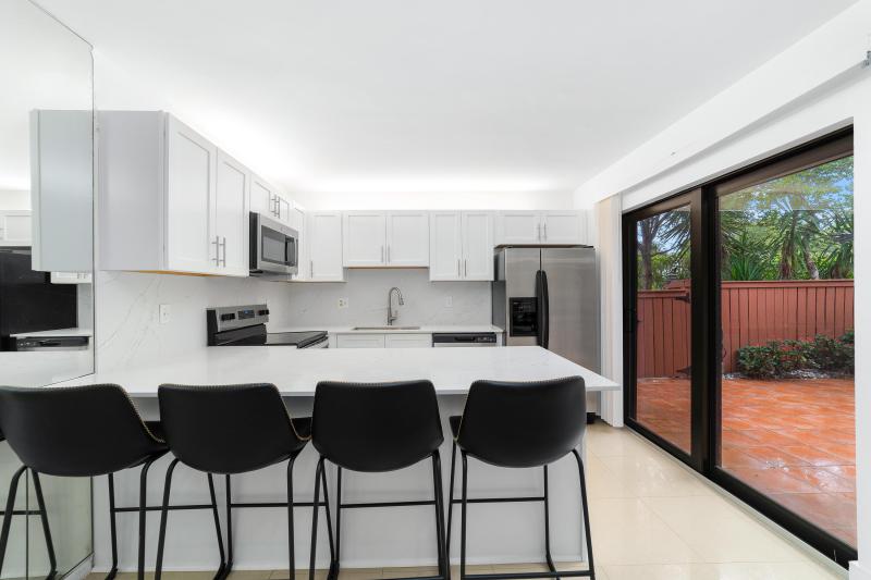  Condo & Townhome Photos