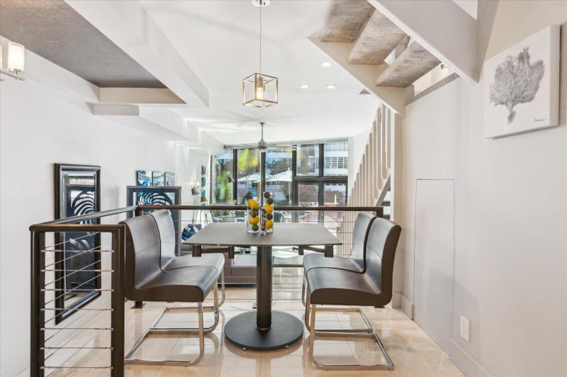  Condo & Townhome Photos