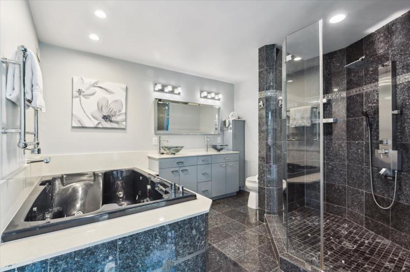  Condo & Townhome Photos