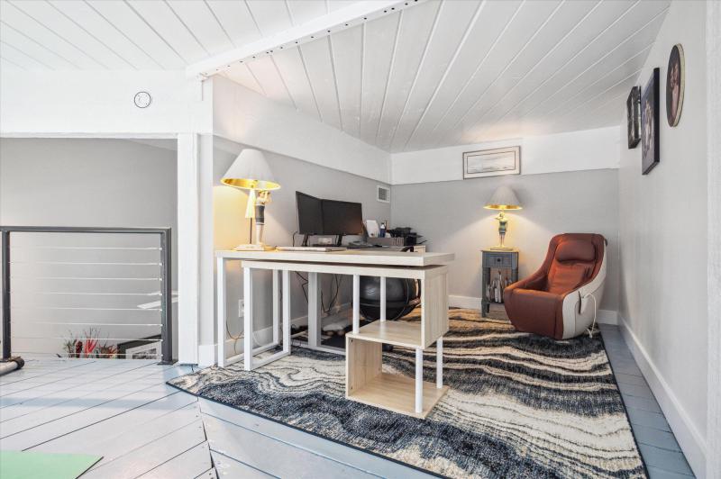  Condo & Townhome Photos