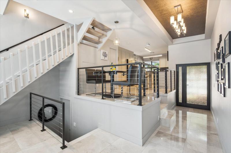  Condo & Townhome Photos