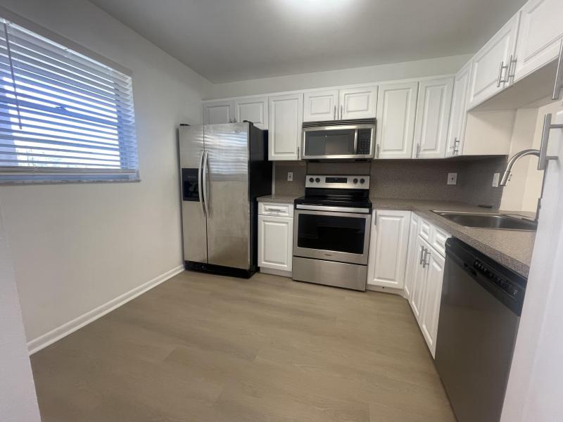  Condo & Townhome Photos