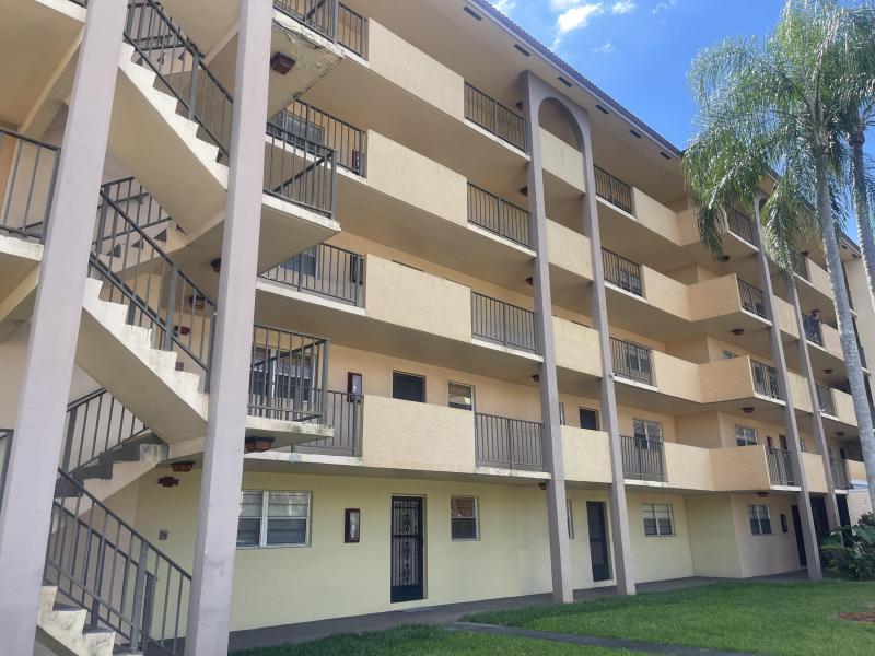  Condo & Townhome Photos