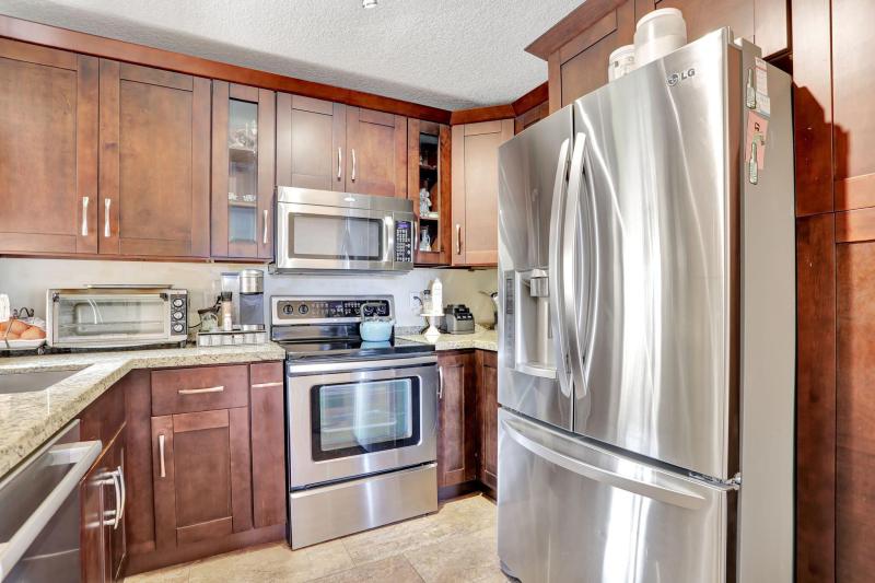  Condo & Townhome Photos