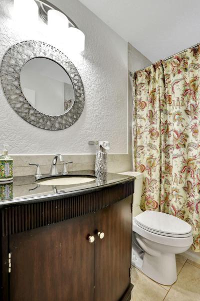  Condo & Townhome Photos