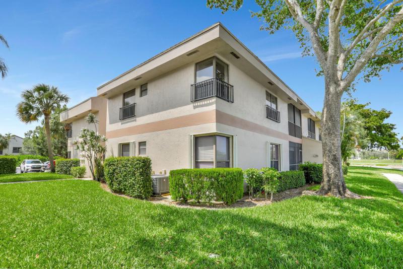  Condo & Townhome Photos