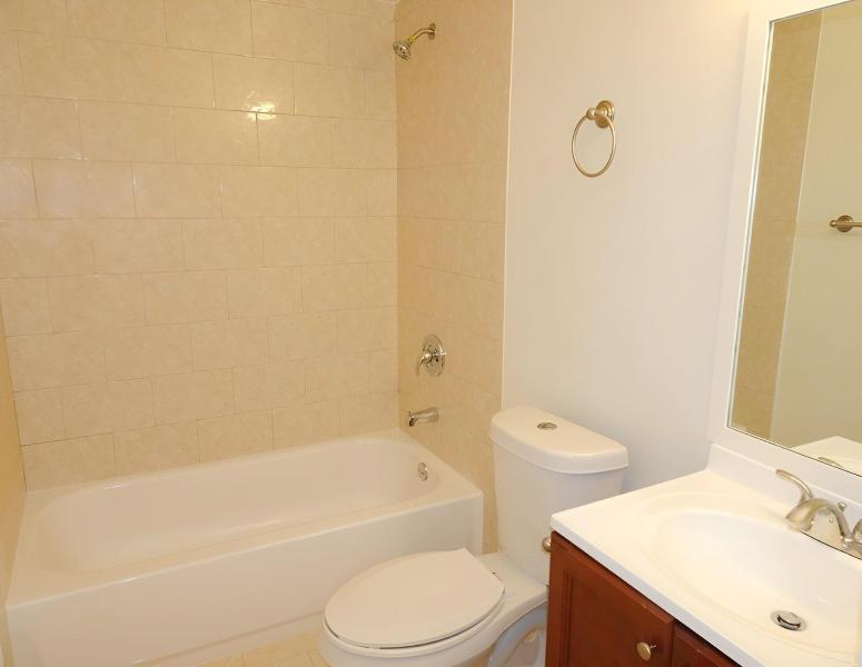  Condo & Townhome Photos