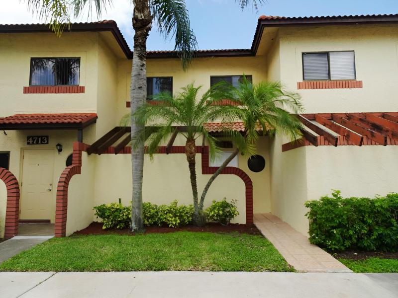  Condo & Townhome Photos