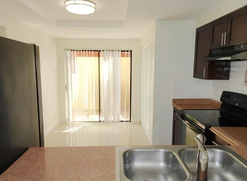  Condo & Townhome Photos