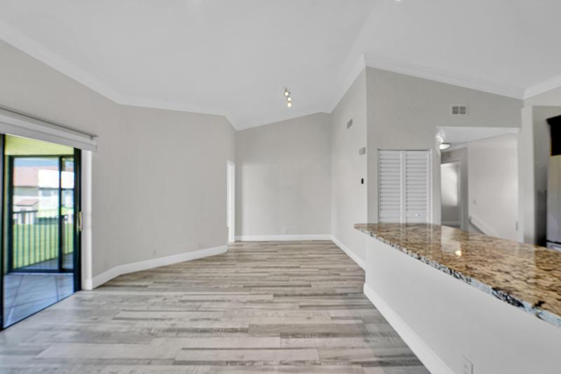  Condo & Townhome Photos