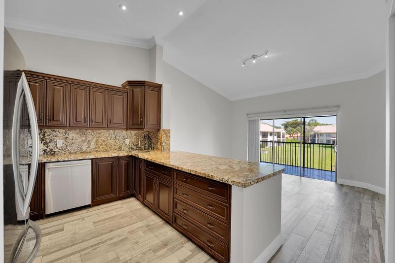  Condo & Townhome Photos