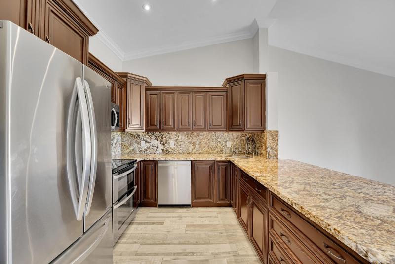  Condo & Townhome Photos