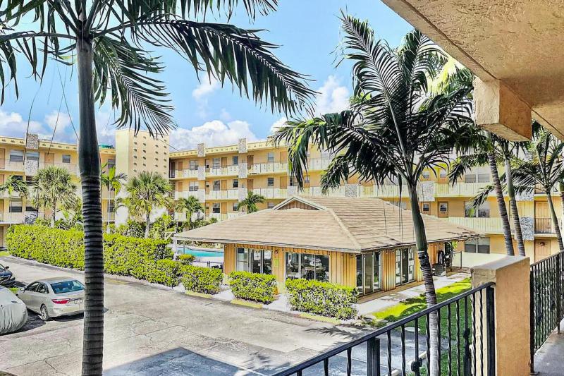  Condo & Townhome Photos