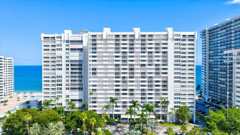  Condo & Townhome Photos