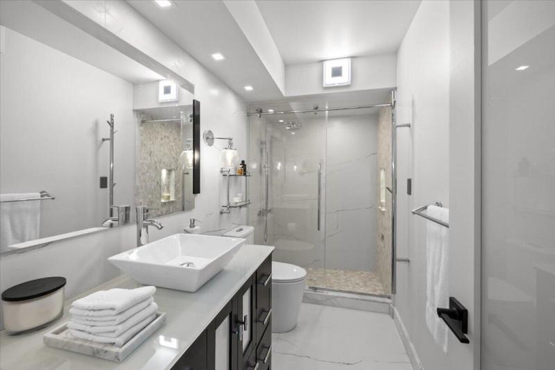  Condo & Townhome Photos