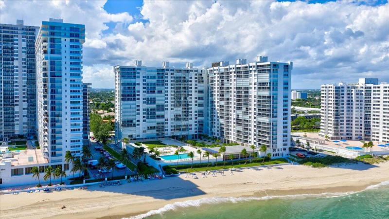  Condo & Townhome Photos