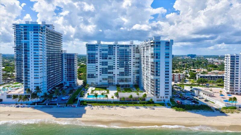  Condo & Townhome Photos