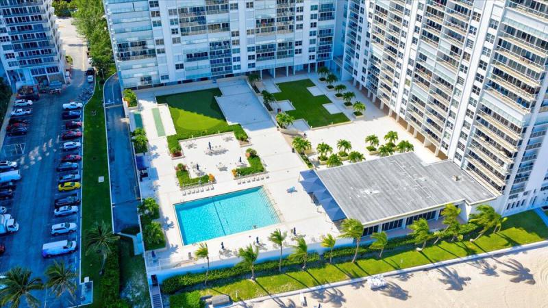  Condo & Townhome Photos
