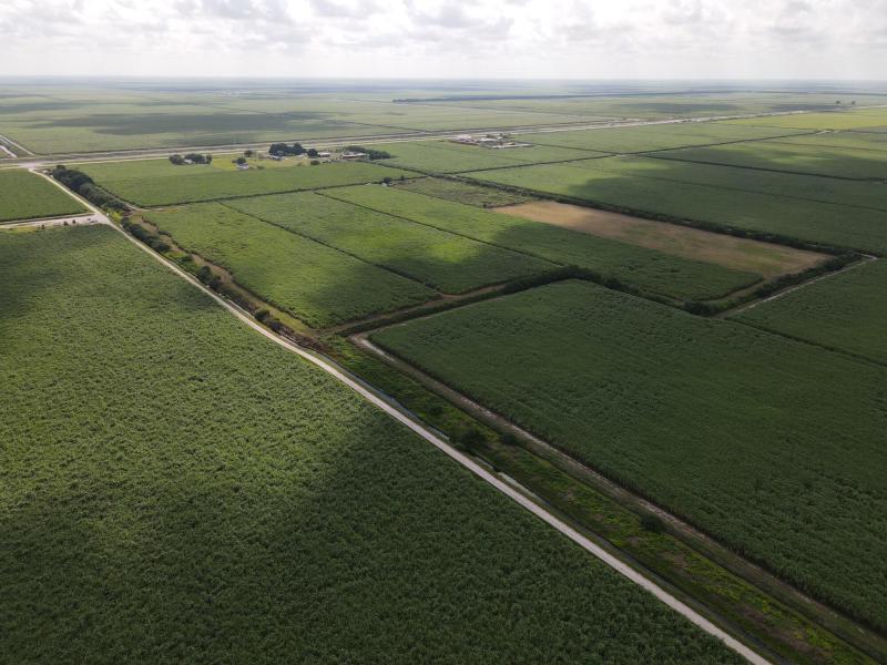  Commercial & Industrial Land Images 