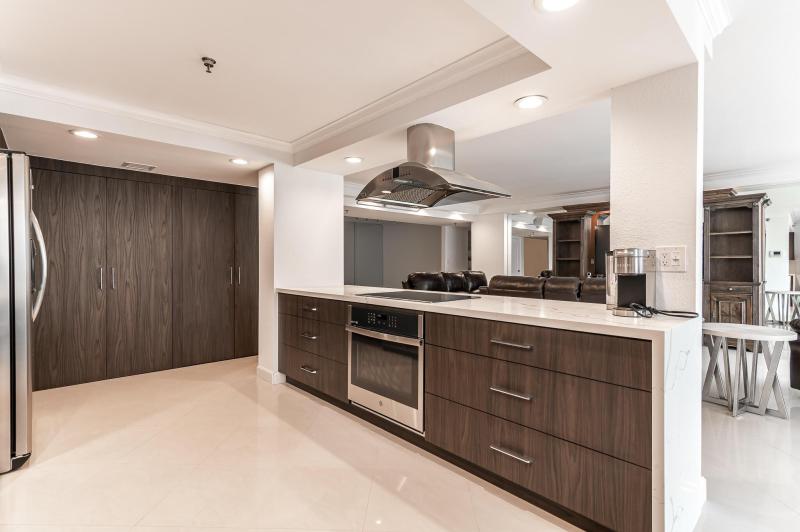  Condo & Townhome Photos