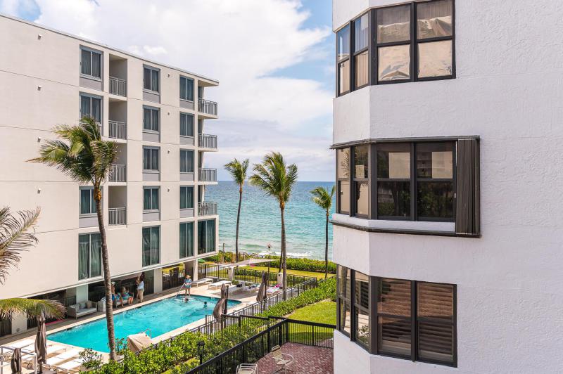  Condo & Townhome Photos