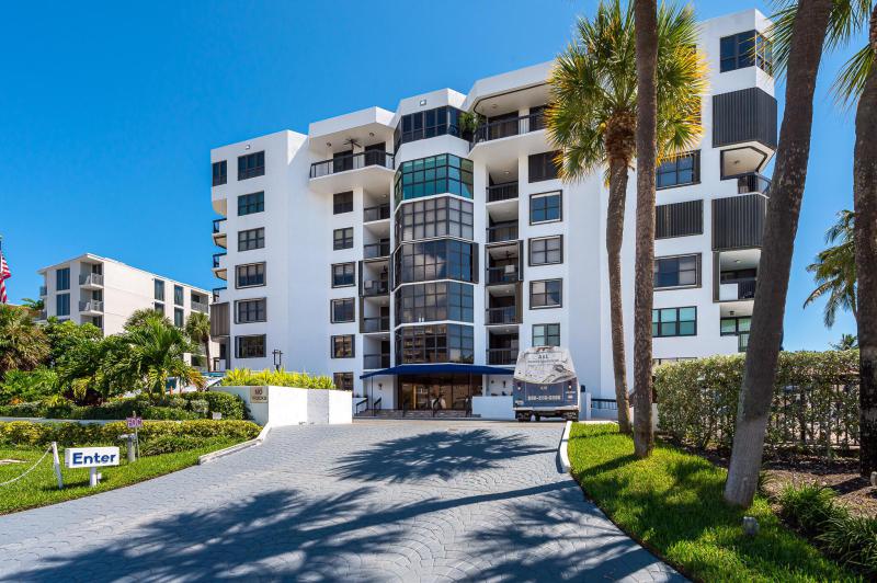  Condo & Townhome Photos