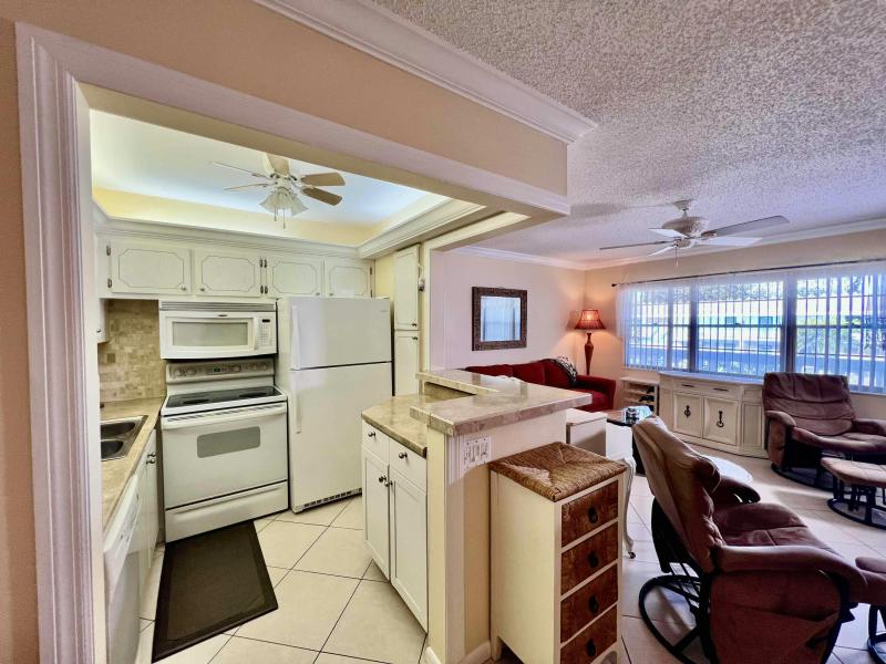  Condo & Townhome Photos
