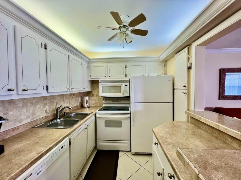  Condo & Townhome Photos