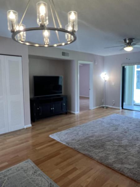  Condo & Townhome Photos