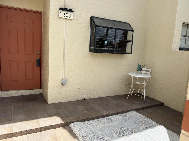 Condo & Townhome Photos